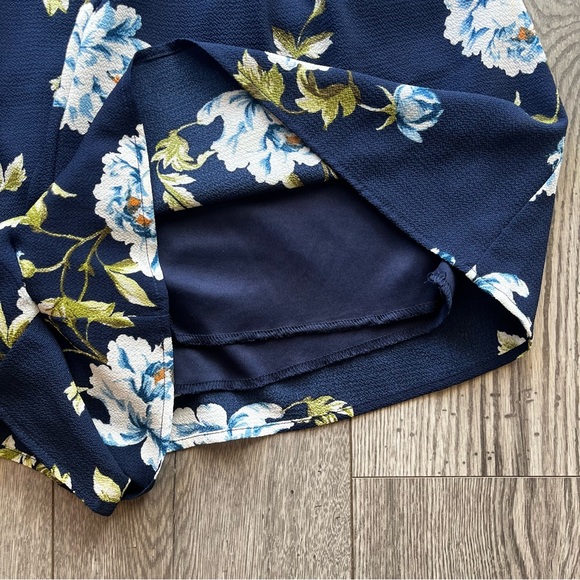 Altar'd State Floral Scallop Edge Neckline Halter Romper Navy Blue Size Large - Picture 5 of 8